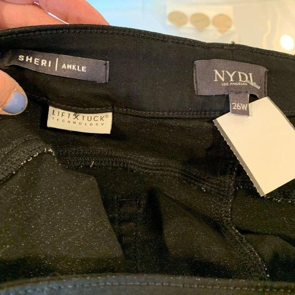 Not Your Daughter's "Sheri"‎ Jeans in Black,  Size 26W is New with Tags - Picture 7 of 8